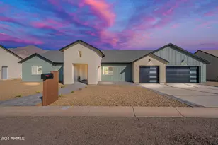 3909 South Veronica Lane, Gold Canyon, AZ 85118 - Photo 1