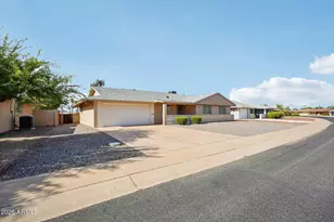 9907 W Bright Angel Cir, Sun City, AZ 85351 - Photo 2
