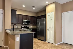 2477 N 73rd Dr, Phoenix, AZ 85035 - Photo 6