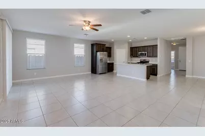 13634 W Briles Road, Peoria, AZ 85383 - Photo 6