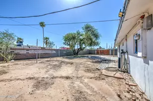 1901 E Encinas Ln, Phoenix, AZ 85040 - Photo 22