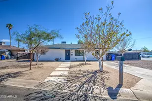 1901 E Encinas Ln, Phoenix, AZ 85040 - Photo 2