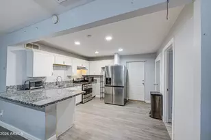 1901 E Encinas Ln, Phoenix, AZ 85040 - Photo 8