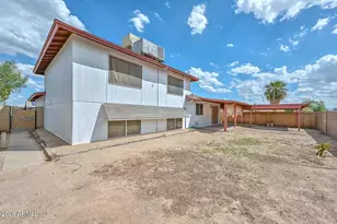 2602 N 60th Dr, Phoenix, AZ 85035 - Photo 36