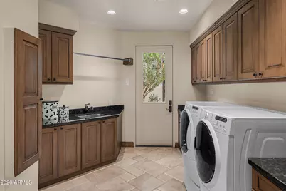 6624 N 66th Place N, Paradise Valley, AZ 85253 - Photo 28