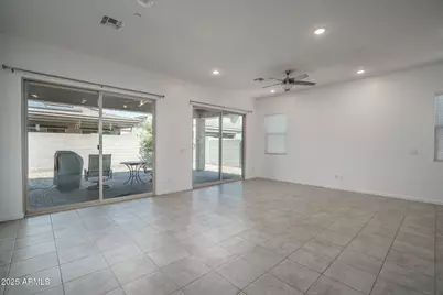 14084 W Desert Flower Drive, Goodyear, AZ 85395 - Photo 6