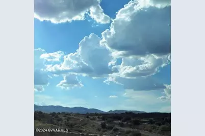 2061 Crossroads Boulevard #130, Clarkdale, AZ 86324 - Photo 2