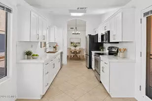 19532 N 88th Dr, Peoria, AZ 85382 - Photo 2