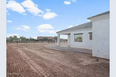 8560 W Mission Hills Drive, Arizona City, AZ 85123 - Photo 32