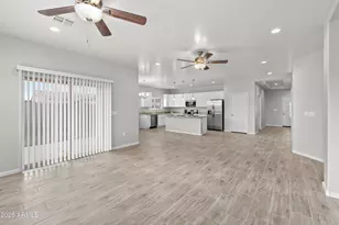 9561 W Kramer Pl, Arizona City, AZ 85123 - Photo 12