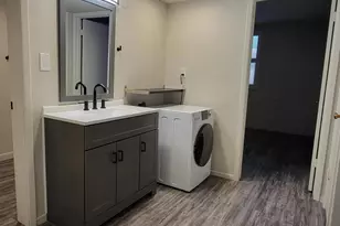 3737 E Turney Ave, Phoenix, AZ 85018 - Photo 6