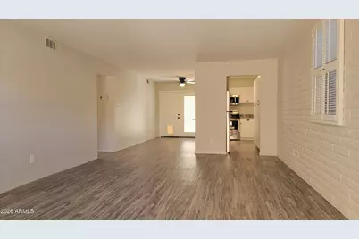 3737 E Turney Avenue #121, Phoenix, AZ 85018 - Photo 2