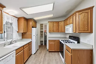 10780 E Oak Creek Valley Drive, Cornville, AZ 86325 - Photo 10