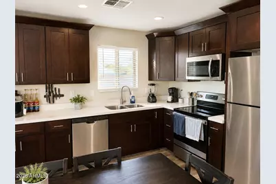 1947 E Raymond Street, Phoenix, AZ 85040 - Photo 4