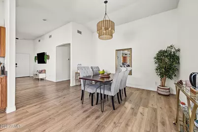 7808 W Northview Avenue, Glendale, AZ 85303 - Photo 8