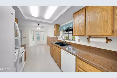 11033 W Devonshire Avenue, Phoenix, AZ 85037 - Photo 4