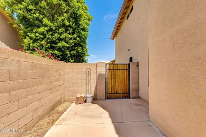 633 W Nopal Avenue, Mesa, AZ 85210 - Photo 22