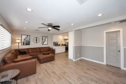 8638 E Sheridan Street, Scottsdale, AZ 85257 - Photo 8