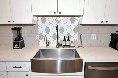 8638 E Sheridan Street, Scottsdale, AZ 85257 - Photo 12