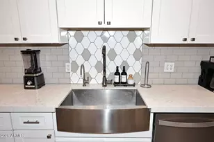 8638 E Sheridan St, Scottsdale, AZ 85257 - Photo 12