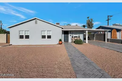 3240 N 26th Place, Phoenix, AZ 85016 - Photo 1