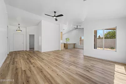 1325 E Constance Way, Phoenix, AZ 85042 - Photo 10