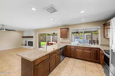 3118 W Woodridge Drive, Phoenix, AZ 85053 - Photo 10