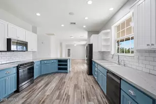 20305 W Peak View Rd, Wittmann, AZ 85361 - Photo 4