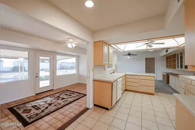 19610 N Lakeforest Drive, Sun City, AZ 85373 - Photo 6