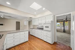 9902 W Signal Butte Cir, Sun City, AZ 85373 - Photo 8