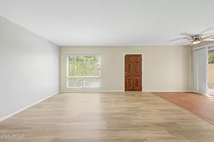 1119 E North Ln N, Phoenix, AZ 85020 - Photo 8