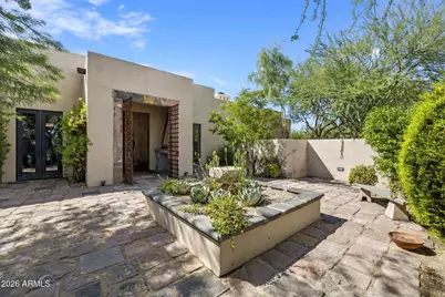 7702 N Mockingbird Lane, Paradise Valley, AZ 85253 - Photo 2