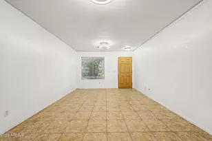 6518 W Riva Rd, Phoenix, AZ 85043 - Photo 8