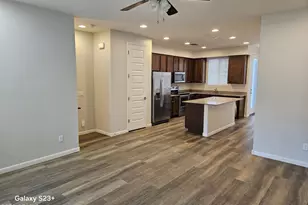 2090 S Dorsey Ln, Tempe, AZ 85282 - Photo 8