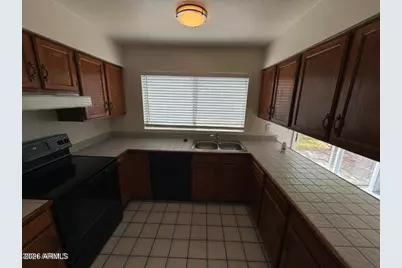 4053 E Woodland Drive, Phoenix, AZ 85048 - Photo 8