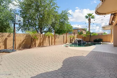 13636 W Mauna Loa Lane, Surprise, AZ 85379 - Photo 6
