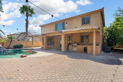 13636 W Mauna Loa Lane, Surprise, AZ 85379 - Photo 8