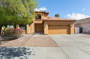 13636 W Mauna Loa Ln, Surprise, AZ 85379 - Photo 1