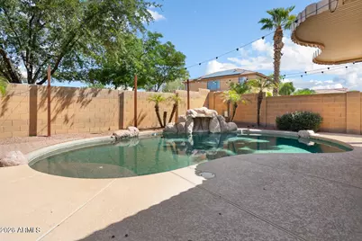 13636 W Mauna Loa Lane, Surprise, AZ 85379 - Photo 4