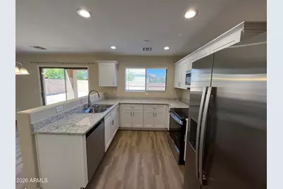 17049 W Marshall Lane, Surprise, AZ 85388 - Photo 6