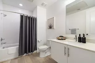 7300 E Earll Dr, Scottsdale, AZ 85251 - Photo 20