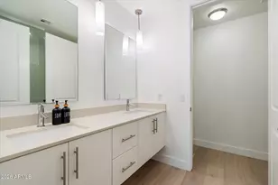 7300 E Earll Dr, Scottsdale, AZ 85251 - Photo 18