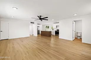 2201 N 29th Pl, Phoenix, AZ 85008 - Photo 10
