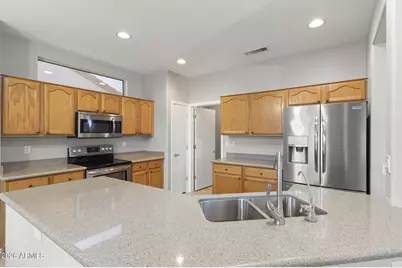 16263 W Tamarack Lane, Surprise, AZ 85374 - Photo 8