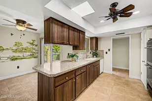 10311 W Kingswood Cir, Sun City, AZ 85351 - Photo 12