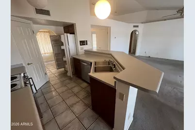 14719 S Country Club Way, Arizona City, AZ 85123 - Photo 4