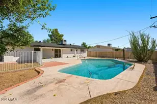 3821 W Desert Park Ln, Phoenix, AZ 85051 - Photo 26