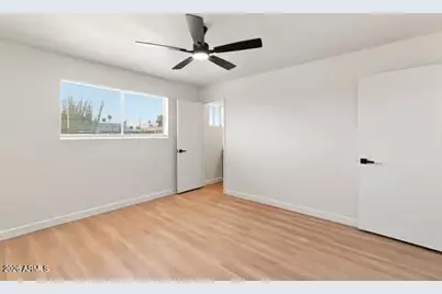 3821 W Desert Park Lane, Phoenix, AZ 85051 - Photo 14