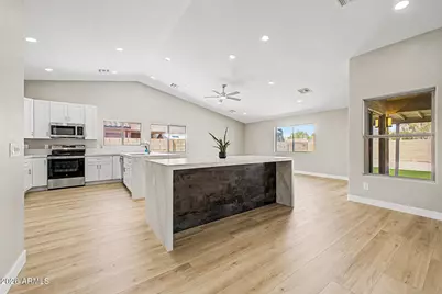 13274 W Market Street, Surprise, AZ 85374 - Photo 12