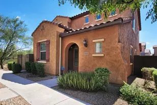 3663 E Zachary Dr, Phoenix, AZ 85050 - Photo 1